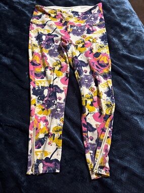 Ladies Lysse Floral Print Cropped Leggings with Side Zippers - White Multi
